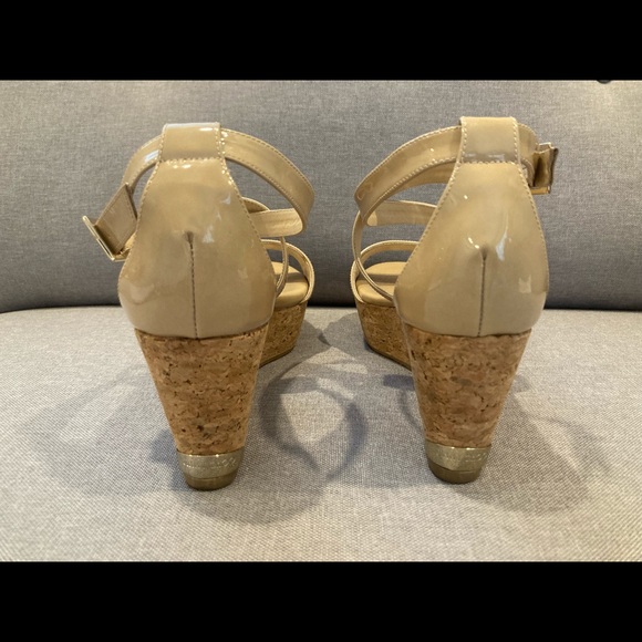 Jimmy Choo Patent Leather Wedge sandals - Picture 4 of 8